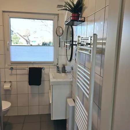 Seestern Mit Kleinem Suedbalkon, 100m Zum * Steinhude